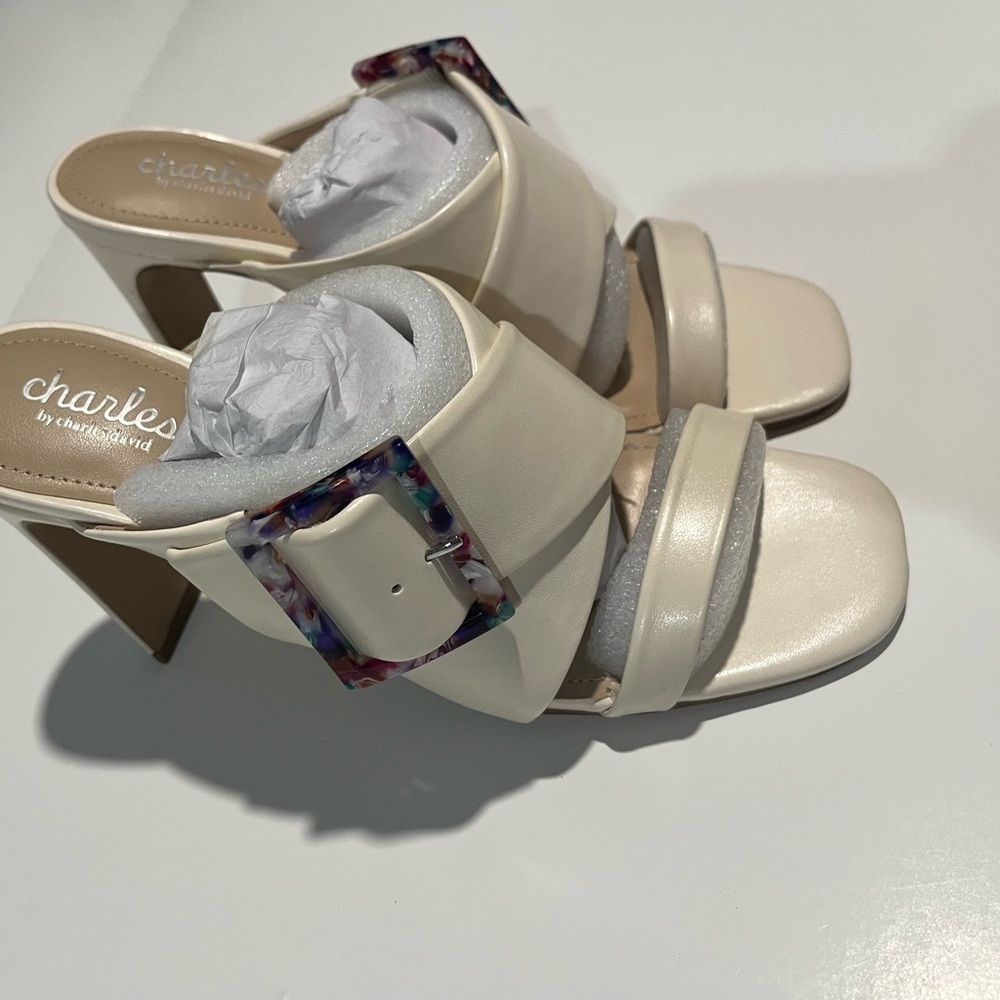 Charles David Cream Heels for Chic Elegance - Picture 11 of 12